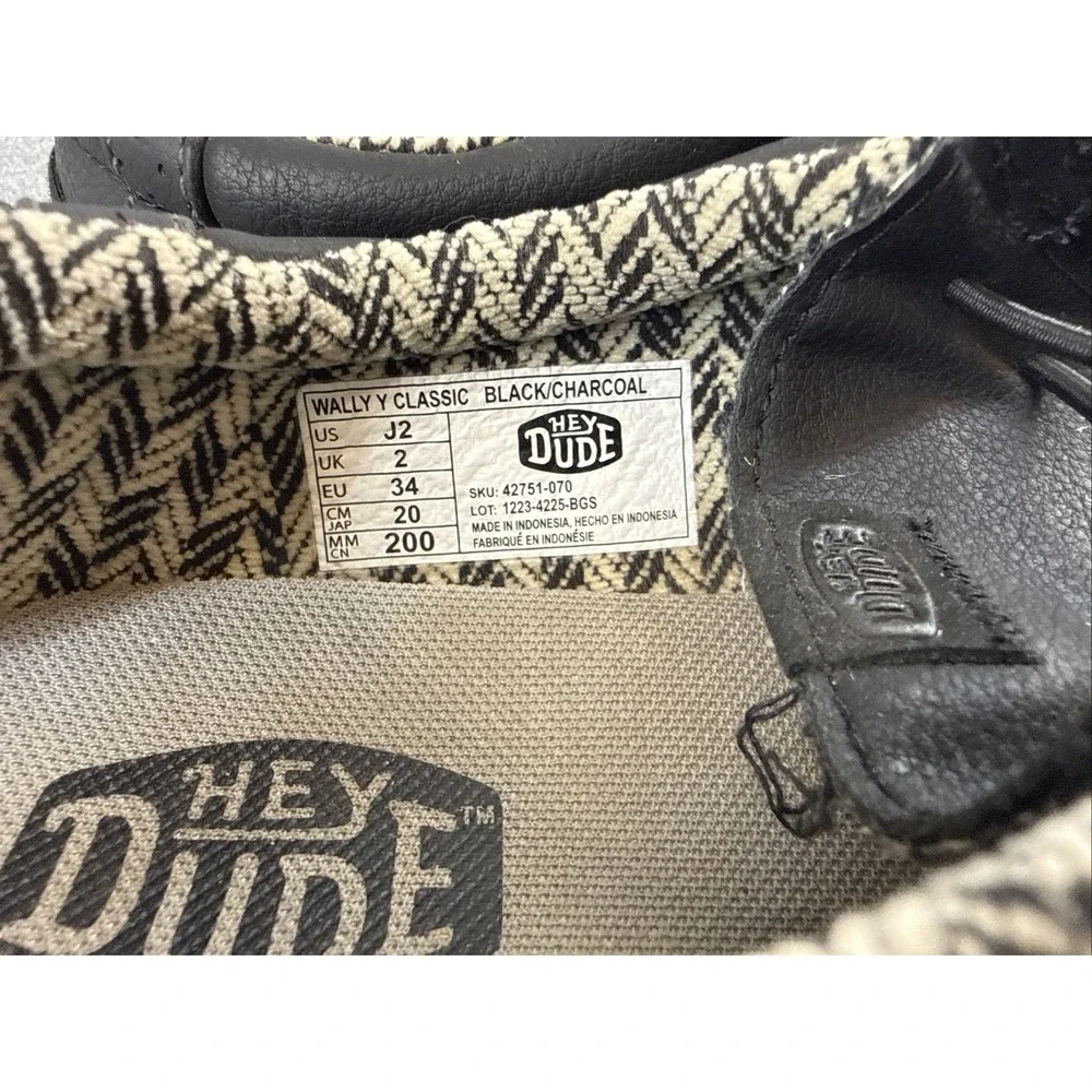 Hey Dude Wally Classic Black/Charcoal, Size J2, great condition